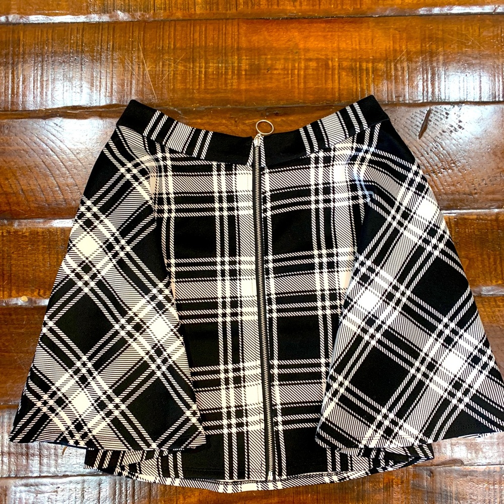 Hot Topic skater skirt.